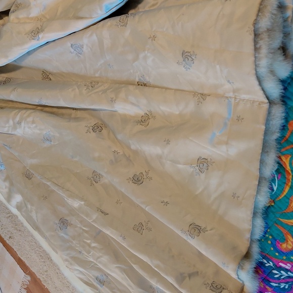 Cream,white Mink Coat. Floral Embroidered Lining . Vintage Gorgeous - Picture 15 of 16